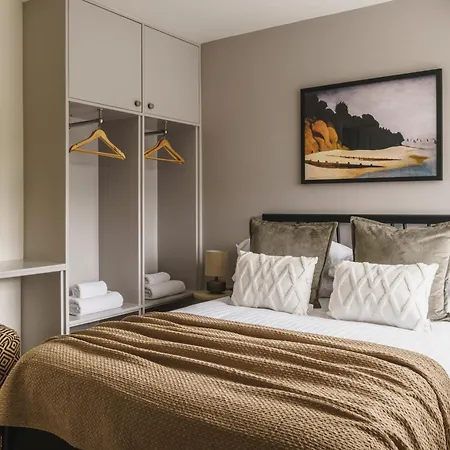 Robins Nest, The Old Bank House Apartman