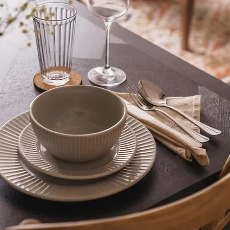 Robins Nest, The Old Bank House