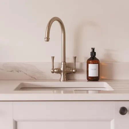 Robins Nest, The Old Bank House Apartman *