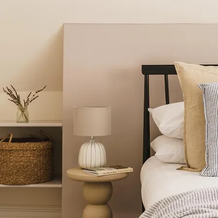 Robins Nest, The Old Bank House *